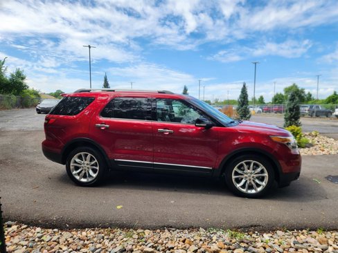 Used 2014 Ford Explorer XLT w/ Equipment Group 202A image 6