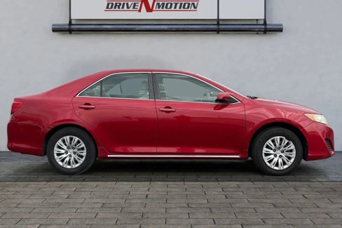 Used 2014 Toyota Camry LE image 3
