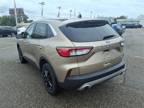 Used 2020 Ford Escape SE image 7
