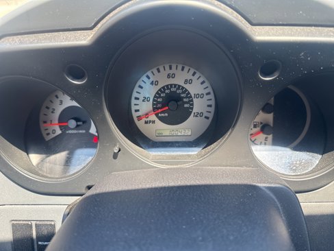 Used 2004 Nissan Xterra XE image 3