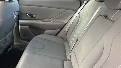 Used 2025 Hyundai Elantra SEL w/ Cargo Package image 19