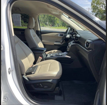 Used 2021 Ford Explorer XLT image 14
