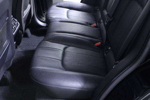 Used 2018 Land Rover Range Rover Evoque SE image 12