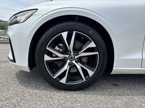 Certified 2024 Volvo S60 B5 Core image 8