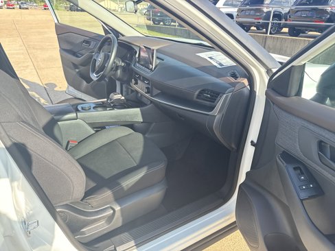 Used 2023 Nissan Rogue S image 21