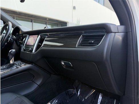 Used 2017 Porsche Macan S image 38