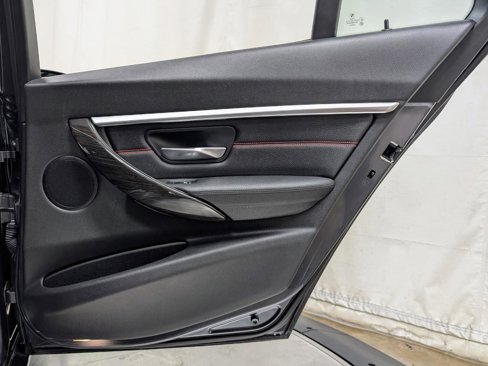 Used 2017 BMW 330i xDrive Wagon image 22