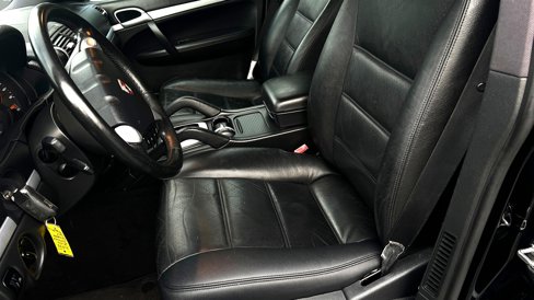 Used 2010 Porsche Cayenne image 38
