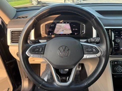 Used 2022 Volkswagen Atlas SEL Premium image 18