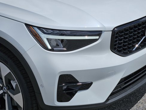 New 2026 Volvo XC40 B4 Plus w/ Protection Package image 9