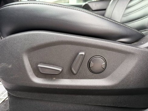 Used 2023 Ford Edge SEL image 18