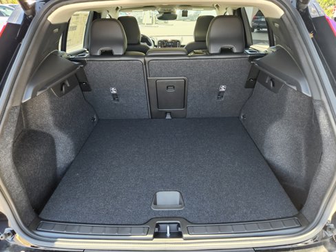 New 2025 Volvo XC40 B5 Core w/ Protection Package image 12