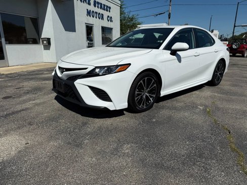 Used 2019 Toyota Camry SE image 4