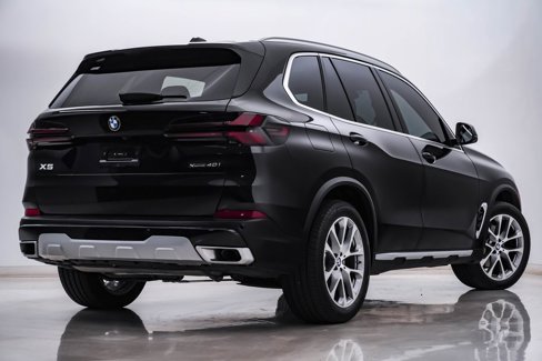 Used 2025 BMW X5 xDrive40i w/ Parking Assistance Package image 9