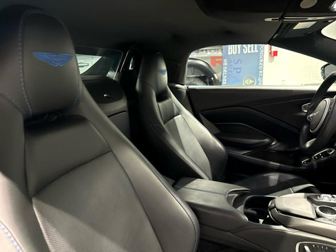 Used 2021 Aston Martin V8 Vantage Roadster image 29