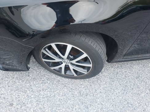 Used 2017 Volkswagen Jetta SE image 9