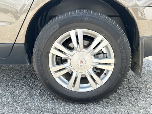 Used 2014 Cadillac SRX Luxury w/ Driver Awareness Package image 19