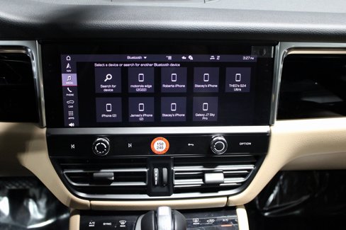 Used 2025 Porsche Macan image 25