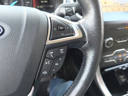 Used 2019 Ford Edge SEL image 19
