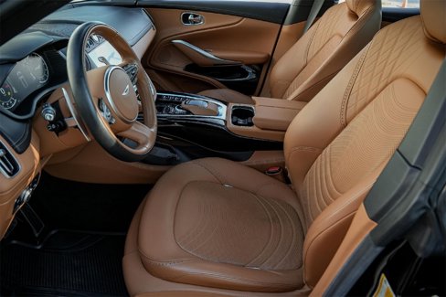Used 2023 Aston Martin DBX image 19