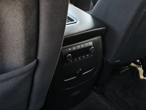 Used 2013 Chevrolet Suburban LS image 24