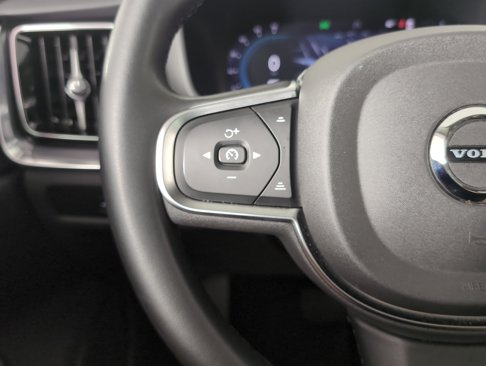 Used 2024 Volvo S60 B5 Core image 17