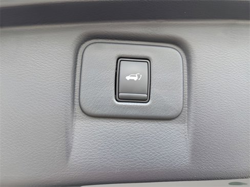 Used 2020 Nissan Murano SV image 23