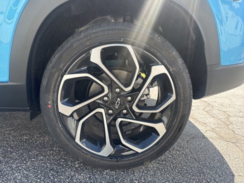 New 2025 Chevrolet Trax RS w/ Sunroof Package image 11