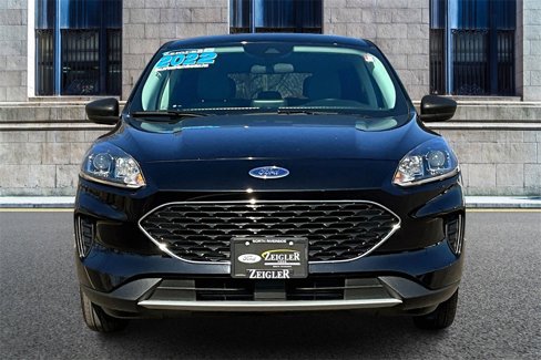 Used 2022 Ford Escape SE w/ Cold Weather Package image 3