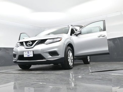 Used 2016 Nissan Rogue SV image 34