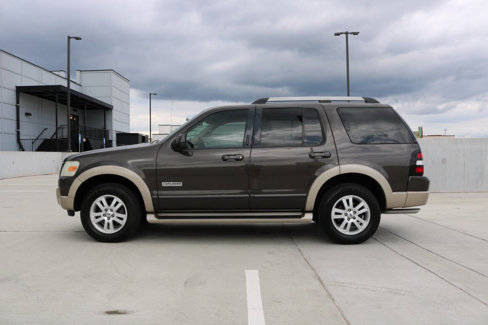 Used 2006 Ford Explorer Eddie Bauer image 4