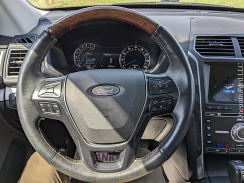 Used 2018 Ford Explorer Platinum image 23