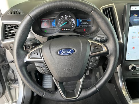 Used 2024 Ford Edge Titanium image 9