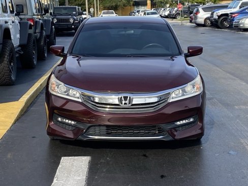Used 2017 Honda Accord Sport image 3