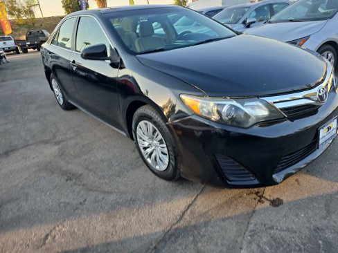 Used 2013 Toyota Camry L image 3