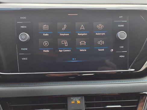 Used 2024 Volkswagen Taos SE image 16