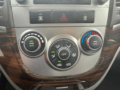 Used 2012 Hyundai Santa Fe SE image 25
