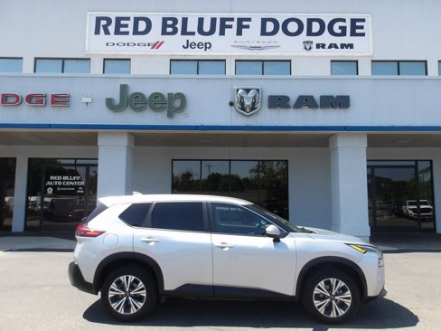 Used 2023 Nissan Rogue SV image 1