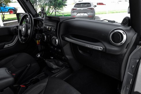 Used 2013 Jeep Wrangler Sahara w/ Dual Top Group image 5