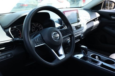 Used 2022 Nissan Altima 2.5 SV image 14