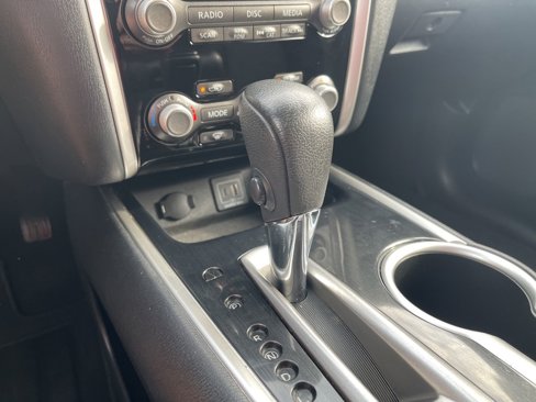 Used 2020 Nissan Pathfinder SV image 38