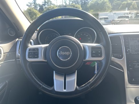Used 2011 Jeep Grand Cherokee 70th Anniversary image 13