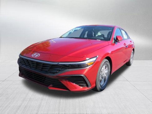 New 2025 Hyundai Elantra SE image 4