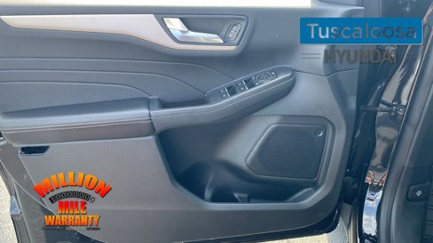 Used 2021 Ford Escape SE w/ SE Sport Appearance Package image 13