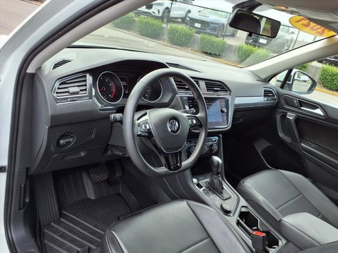 Used 2021 Volkswagen Tiguan SE image 7