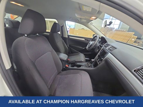 Used 2017 Volkswagen Passat 1.8T S image 37