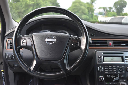 Used 2010 Volvo XC70 3.2 image 19