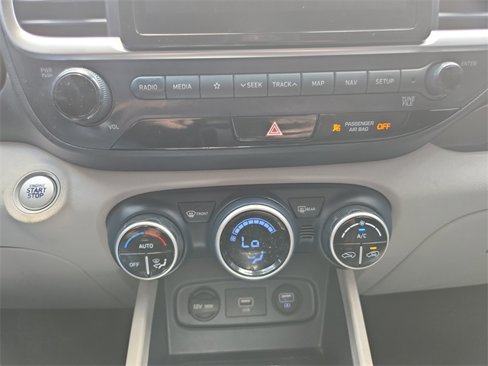 Used 2021 Hyundai Venue image 20