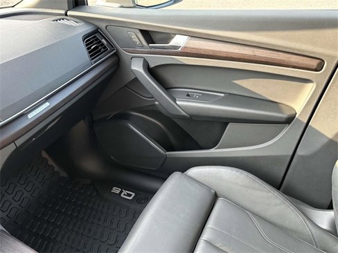 Used 2022 Audi Q5 2.0T Premium image 34