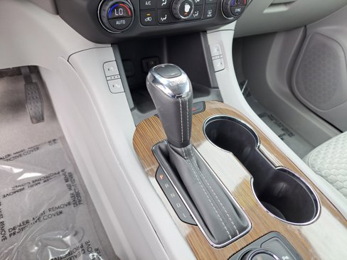 Used 2017 GMC Acadia SLE w/ Driver Alert Package I image 15